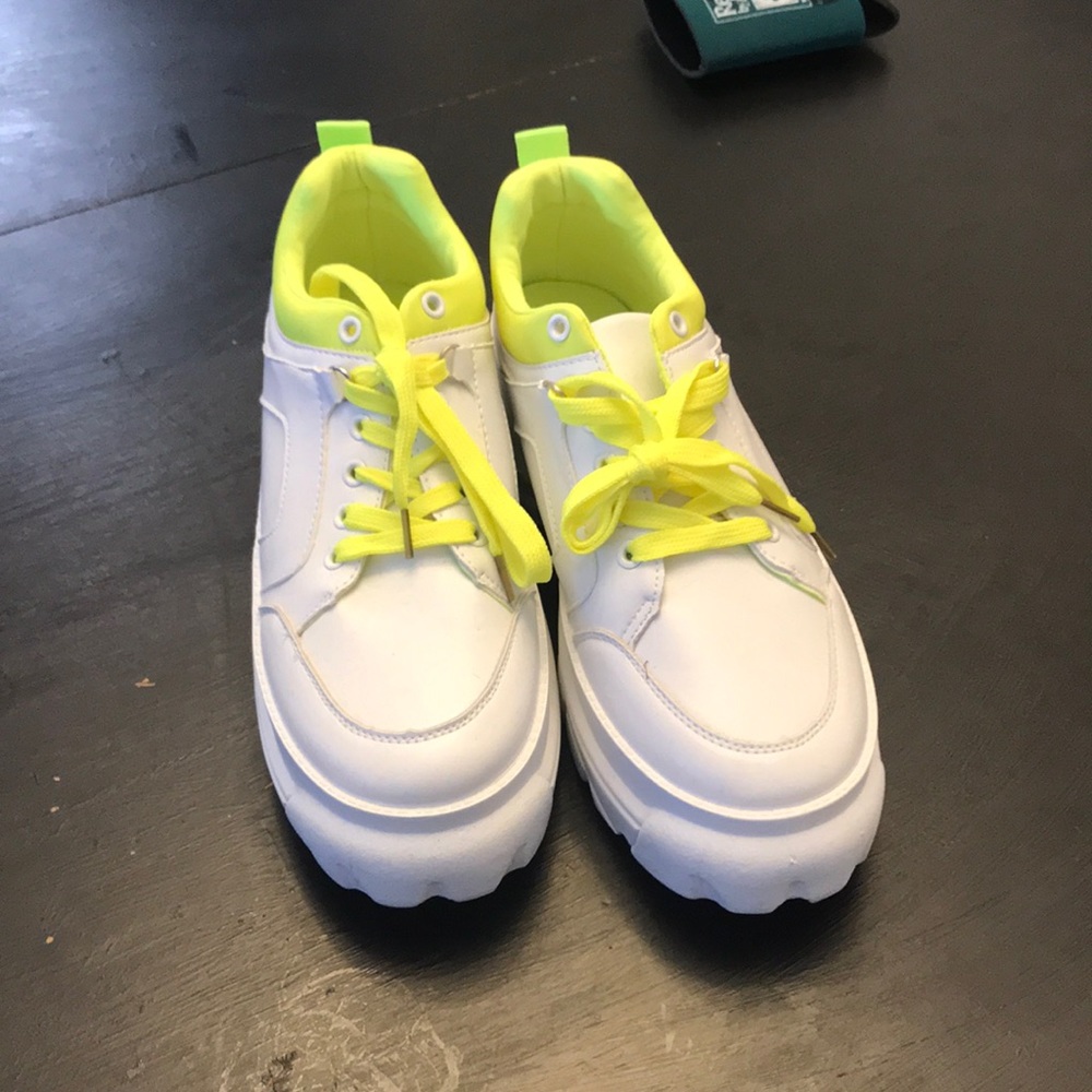 Platform sneakers